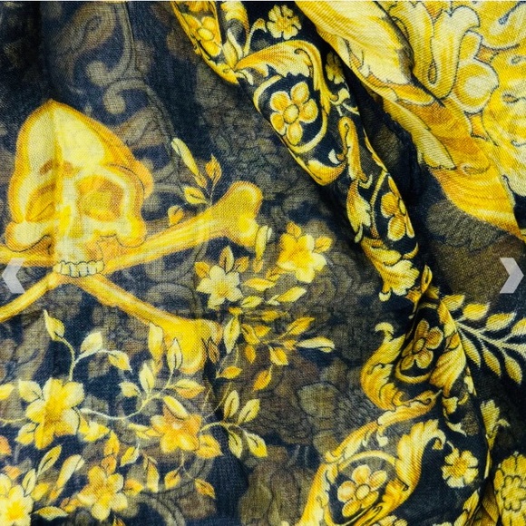 Versace BAROCCO LARGE SILK FOULARD Black & Gold Authentic Extra Large - Picture 12 of 14